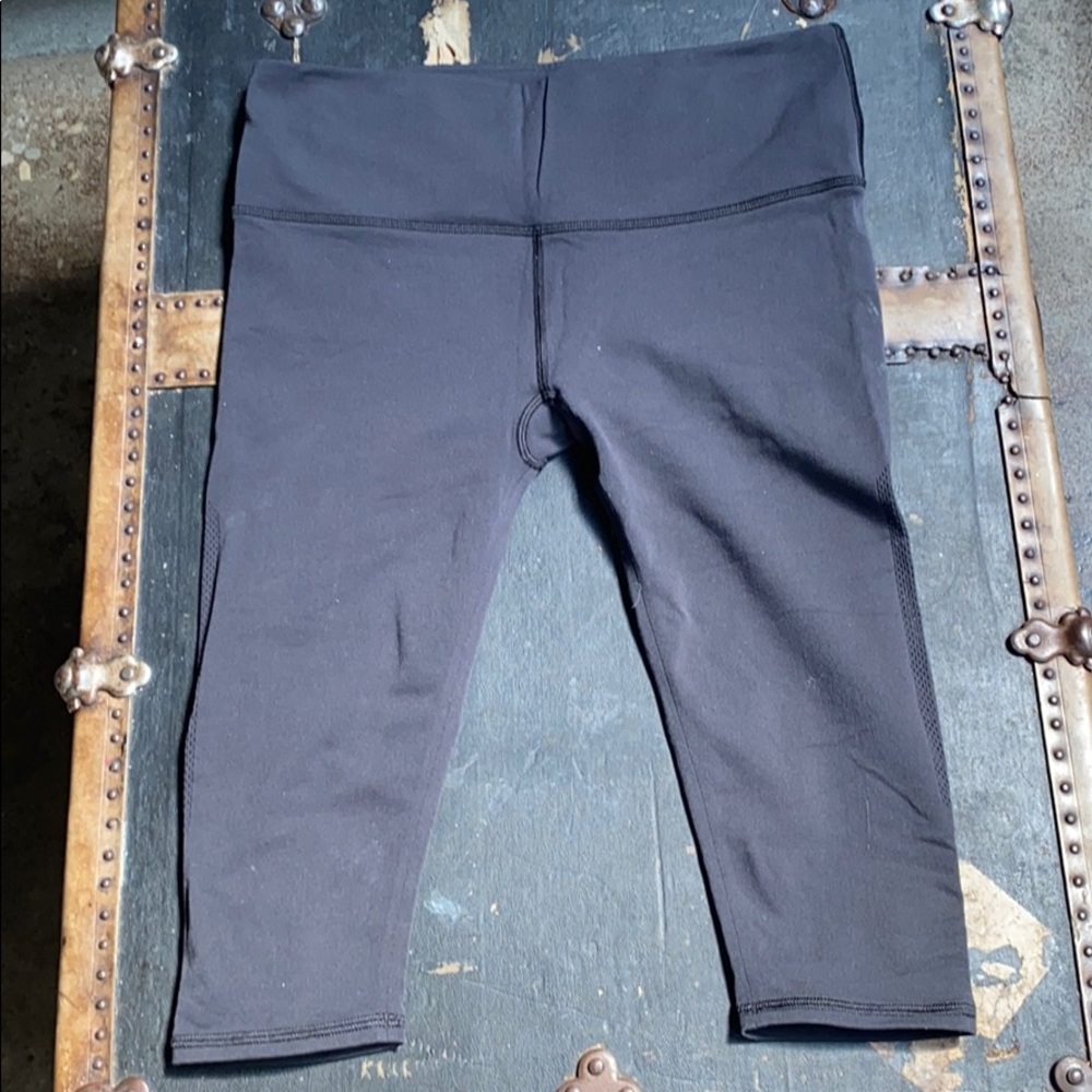 Lululemon Size Large Women’s leggings knee length